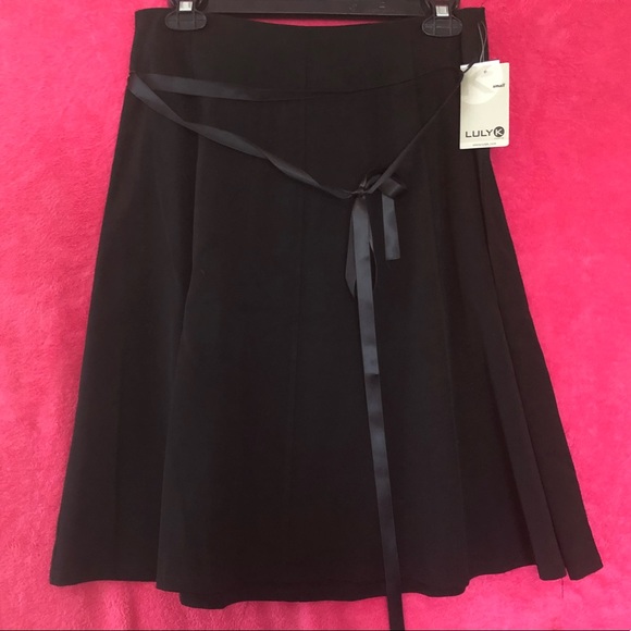 🛍️Accepting Offers 🛍️Luly K A Line Skirt🖤 - Picture 7 of 8